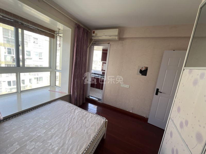 巷佳华苑2期8884945卧室图2