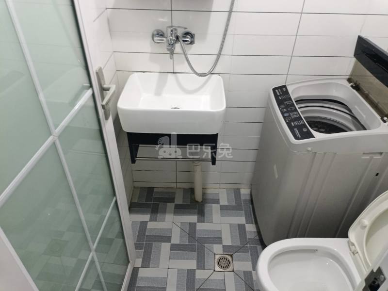 祝桥工业城3区8915401卫生间图5