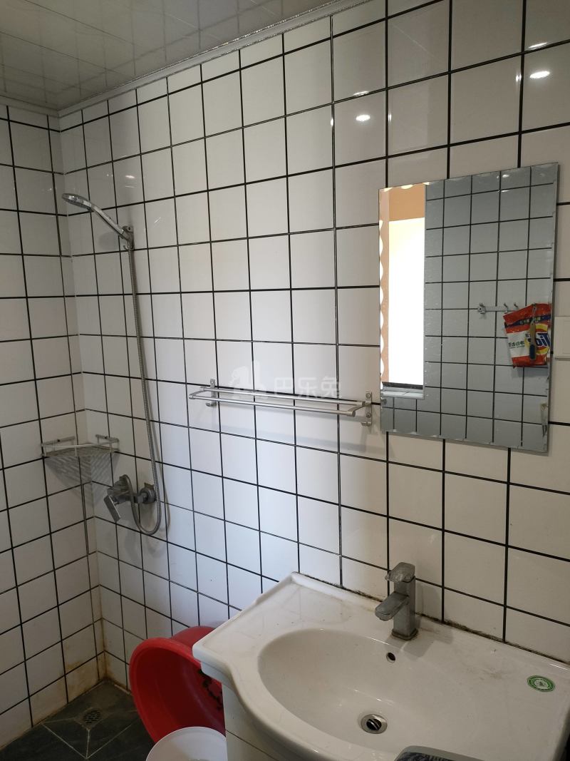 新月鸿锦苑2期西区8922161卫生间图16
