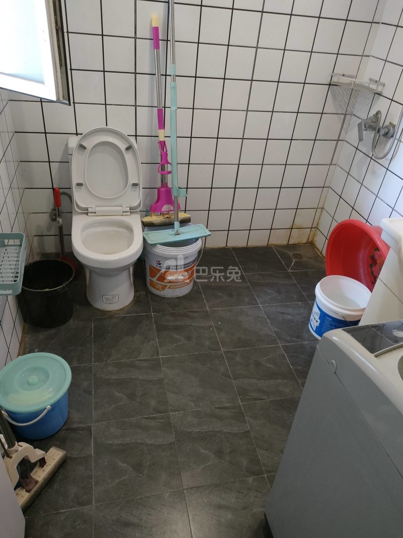 新月鸿锦苑2期西区8922161卫生间图17