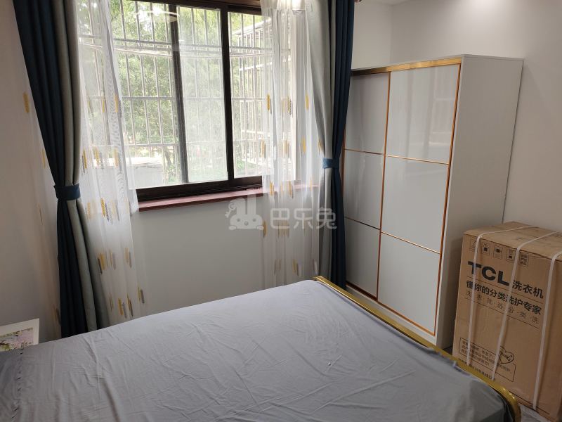 新虹园小区8966772卧室图2