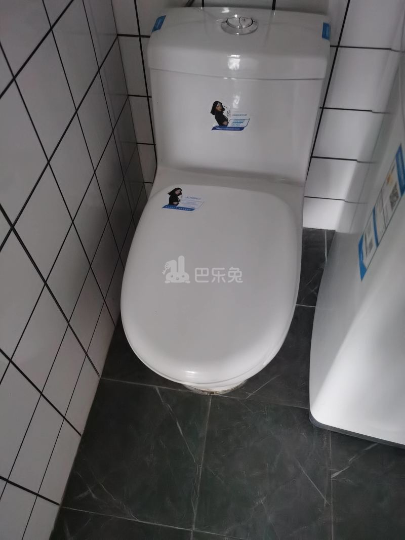 英郡雷丁小城8976796卫生间图5