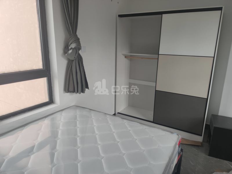 英郡雷丁小城8976797卧室图2