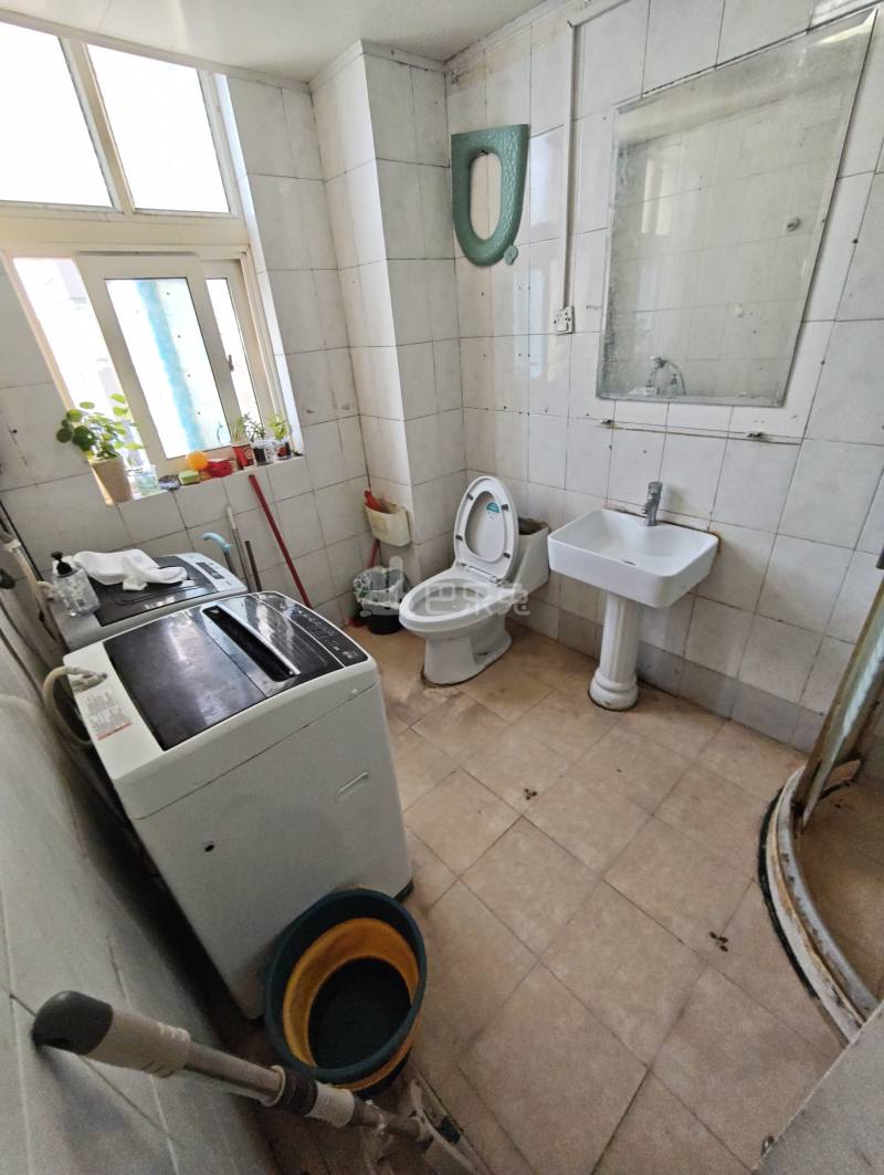 中皇广场9031717卫生间图6