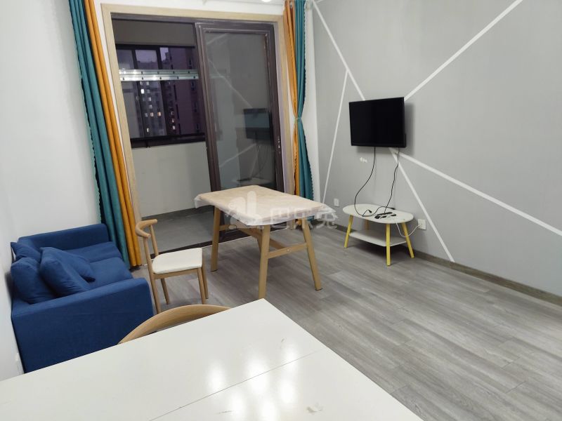 佘北家园凤尾苑9099950客厅图7