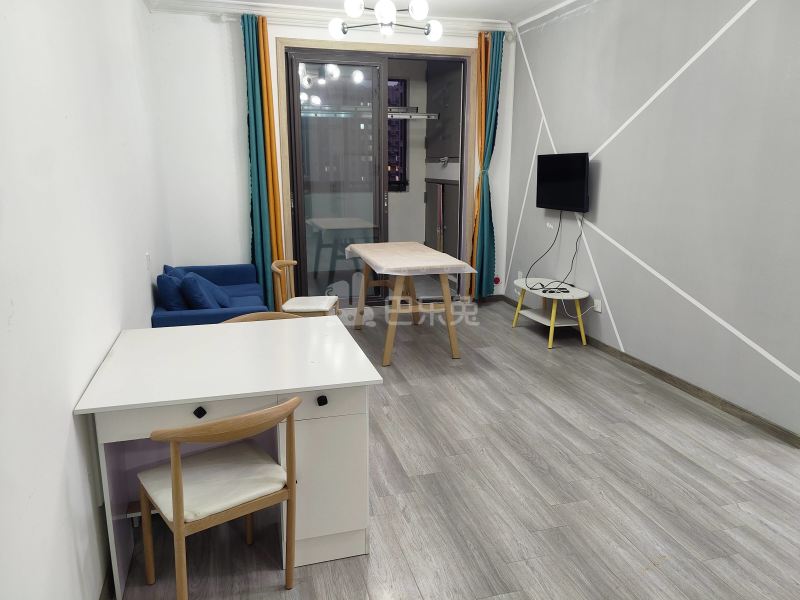 佘北家园凤尾苑9099950客厅图4