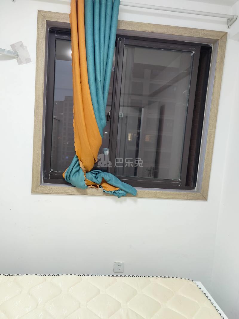 佘北家园凤尾苑9099950卧室窗户图12
