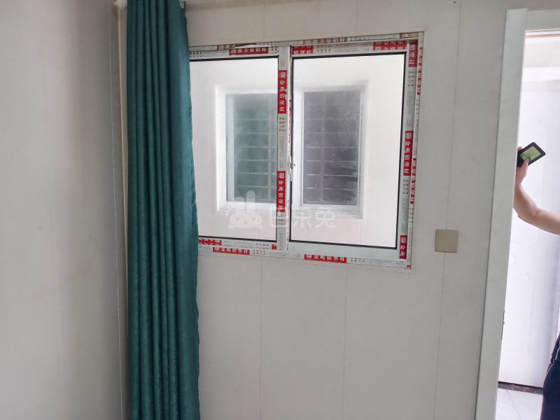 逸仙路3808号9114122卧室窗户图6