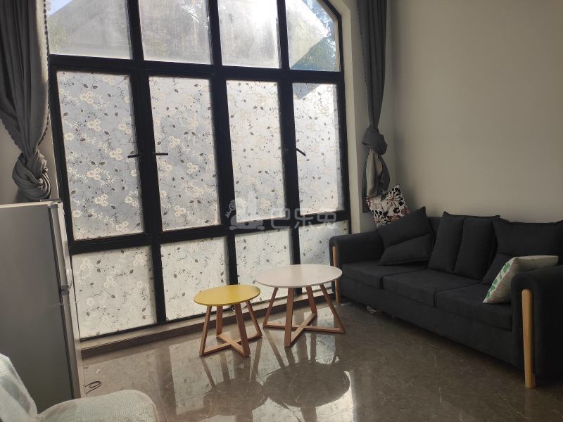 英郡雷丁小城9122215客厅图4