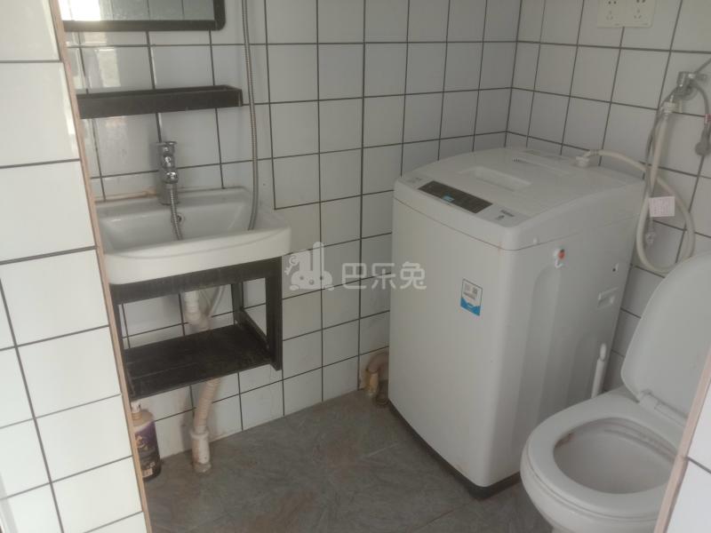 英郡雷丁小城9122226卫生间图4