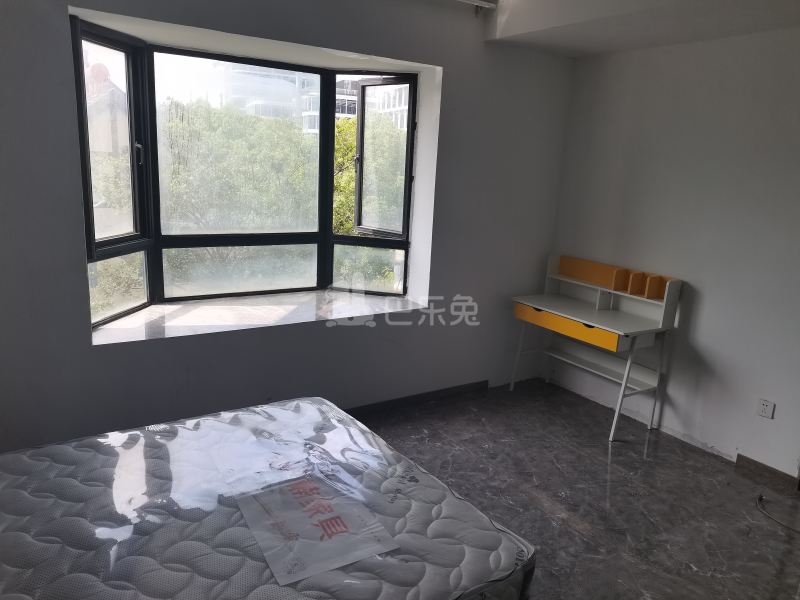 英郡雷丁小城9122235卧室图0