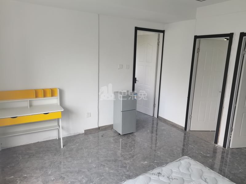 英郡雷丁小城9122235卧室图3