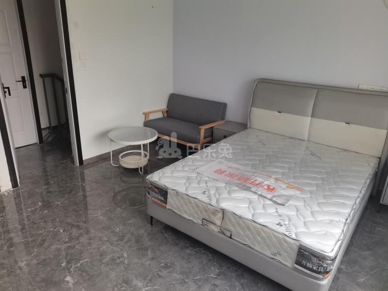 英郡雷丁小城9122235卧室图2