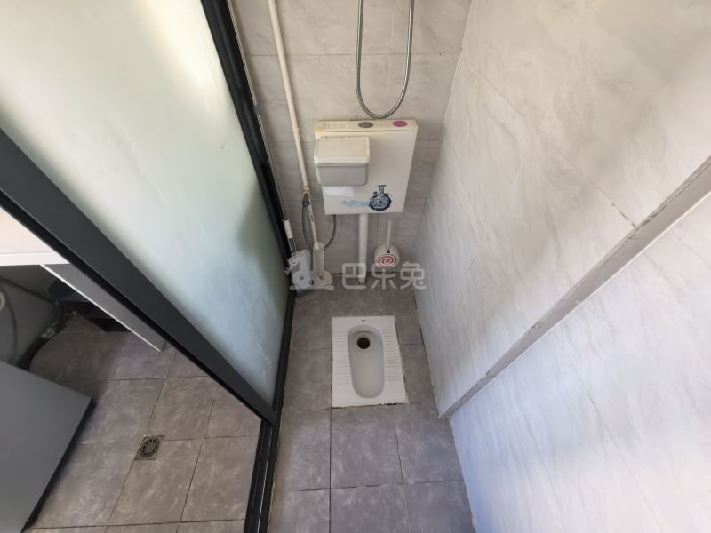 信鹏大楼9123960卫生间图6