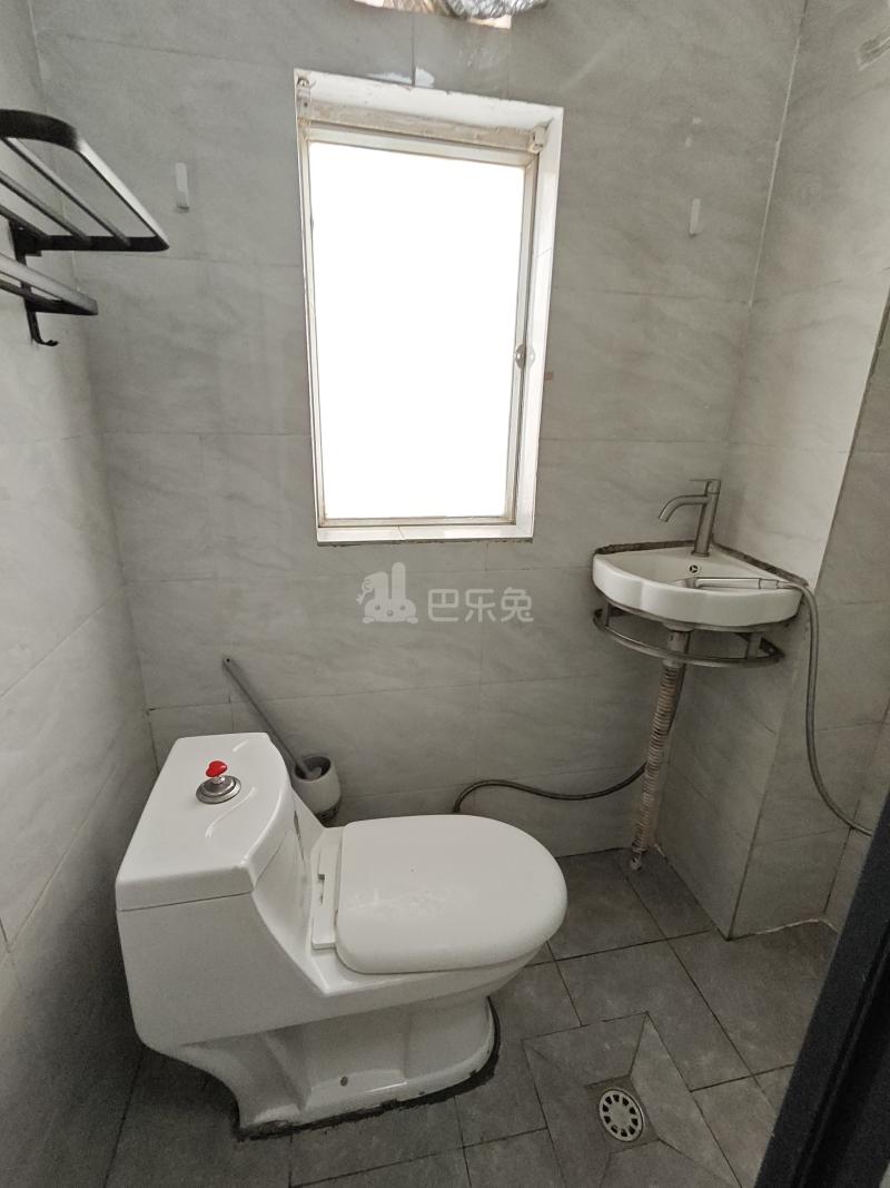 信鹏大楼9123964卫生间图4