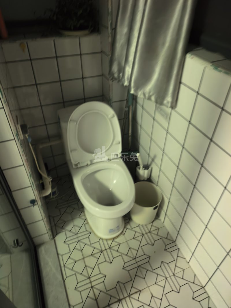 宝宸共和家园南区9140290卫生间图8