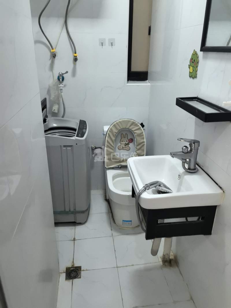 东外滩1号9151570卫生间图8