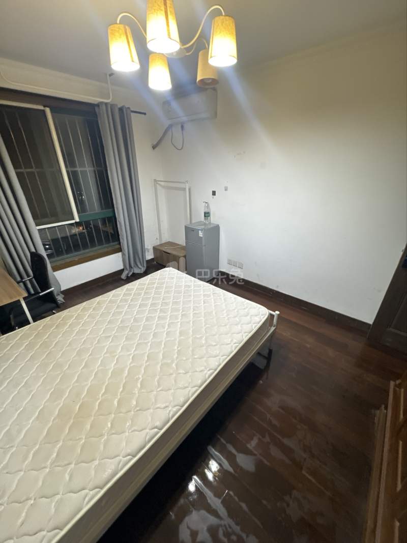 逸兴家园9160455卧室图1