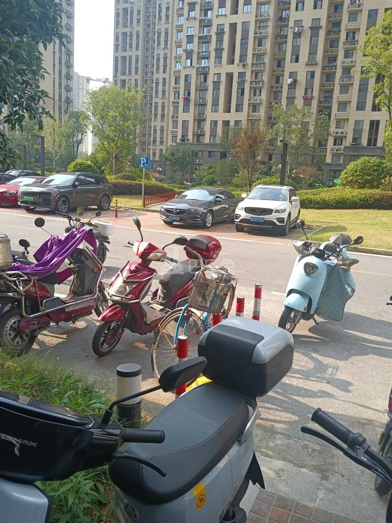 墨翠里小区（彩虹湾4期）9171644周边环境图17