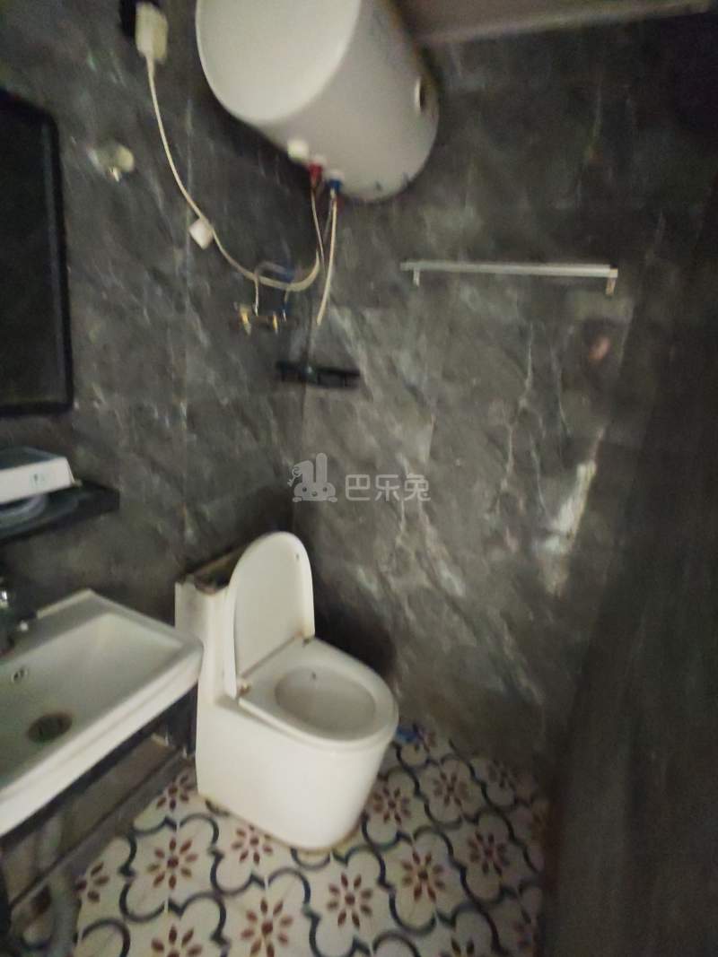 方夏中心村9218373卫生间图5