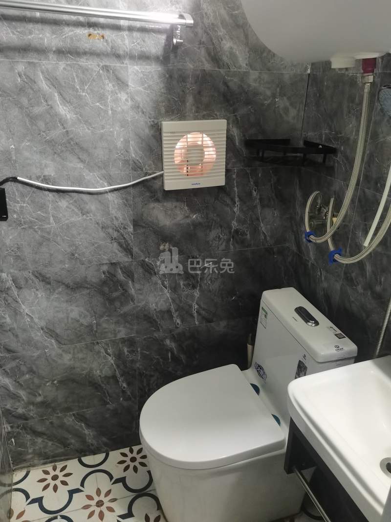 方夏中心村9218379卫生间图6