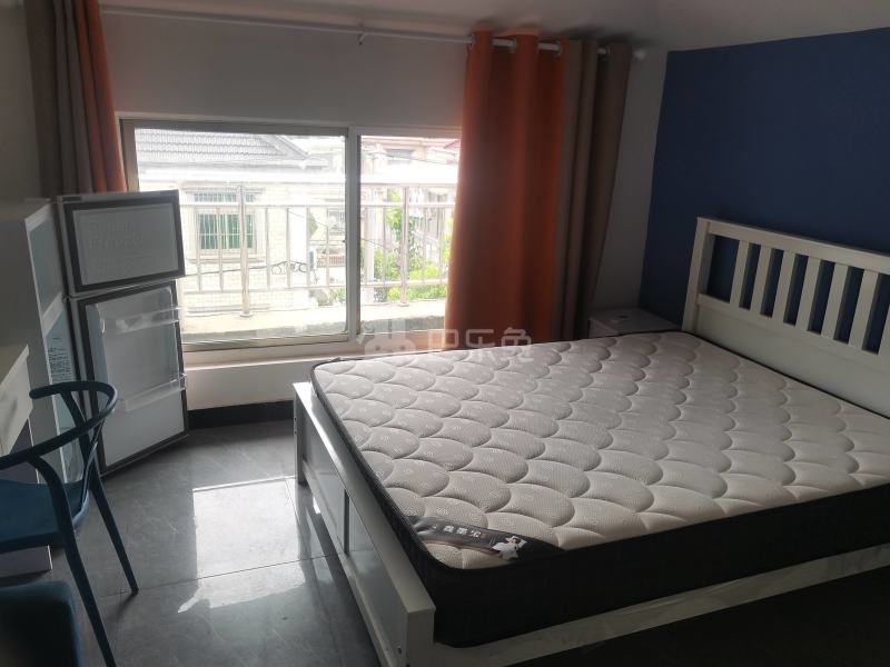 方夏中心村9218379卧室图0