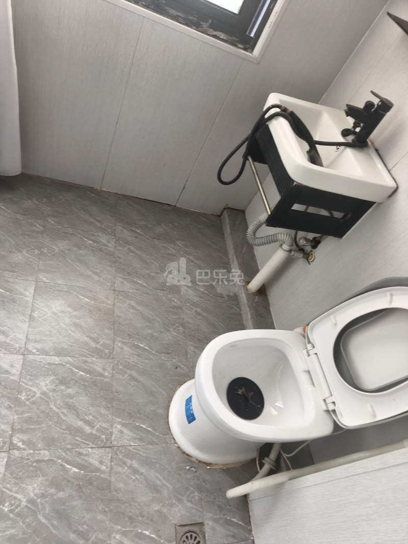 佘北家园紫荆苑9227138卫生间图6