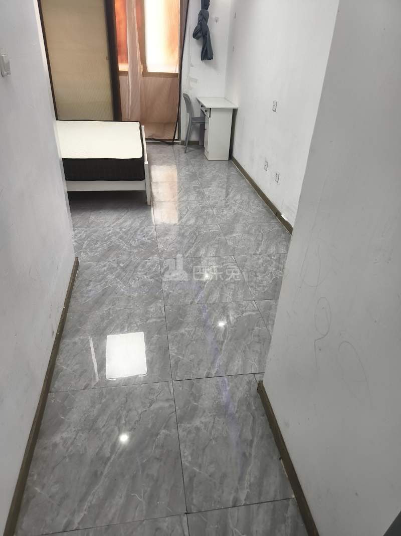 佘北家园紫荆苑9227138客厅图4