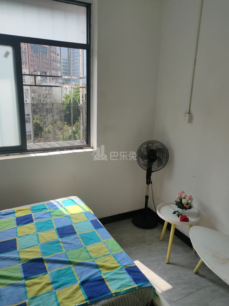 龙城新苑9244580卧室图2