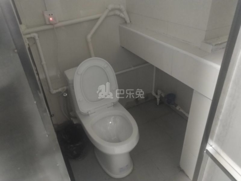 贵仁绿苑9176753卫生间图13