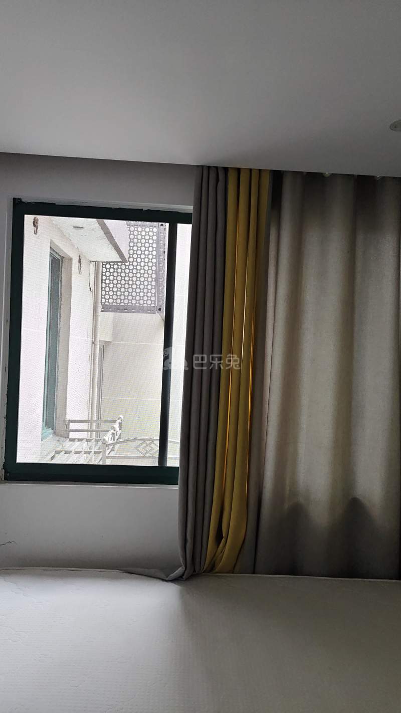 新北花苑9255933卧室窗户图6