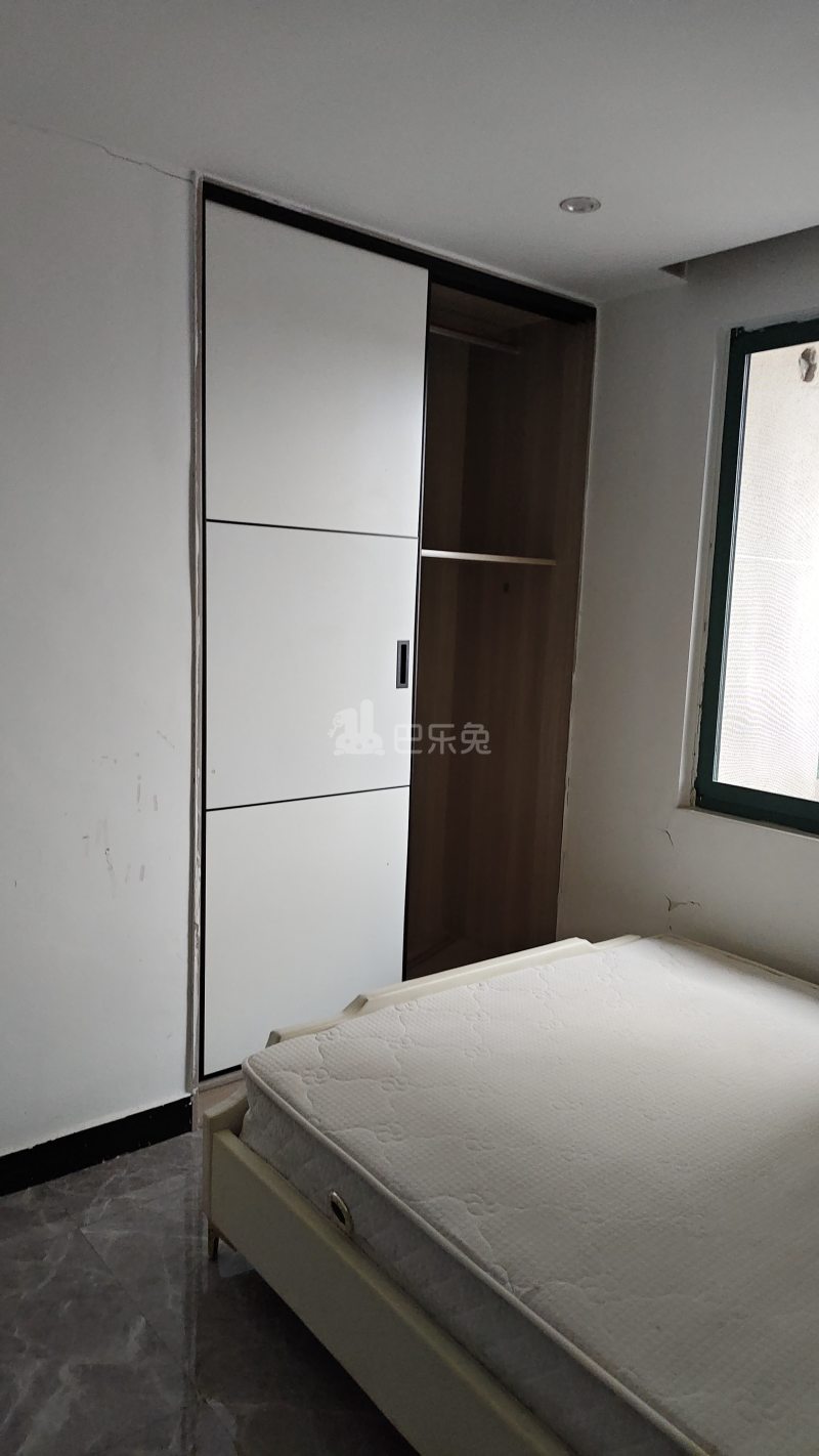 新北花苑9255933卧室图1