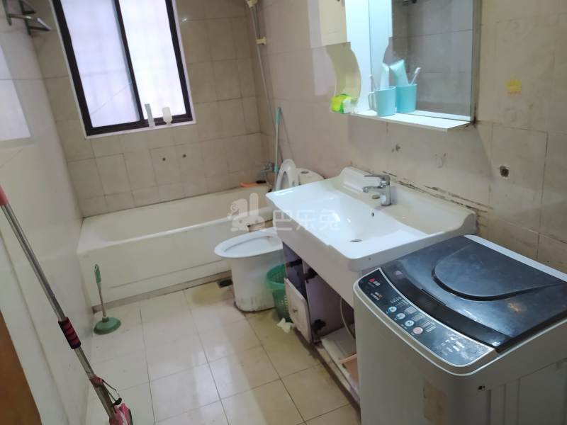 天山新苑9437747卫生间图18