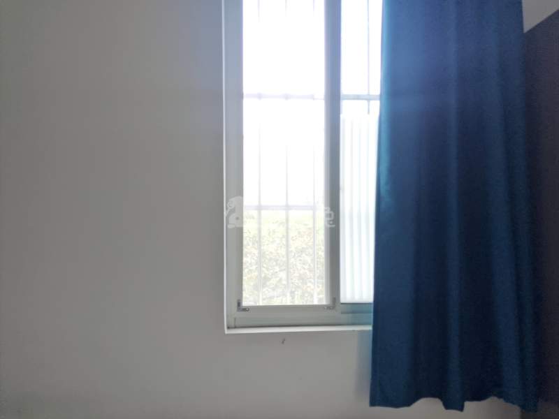 新益村严家江中（民房）9288775卧室窗户图8