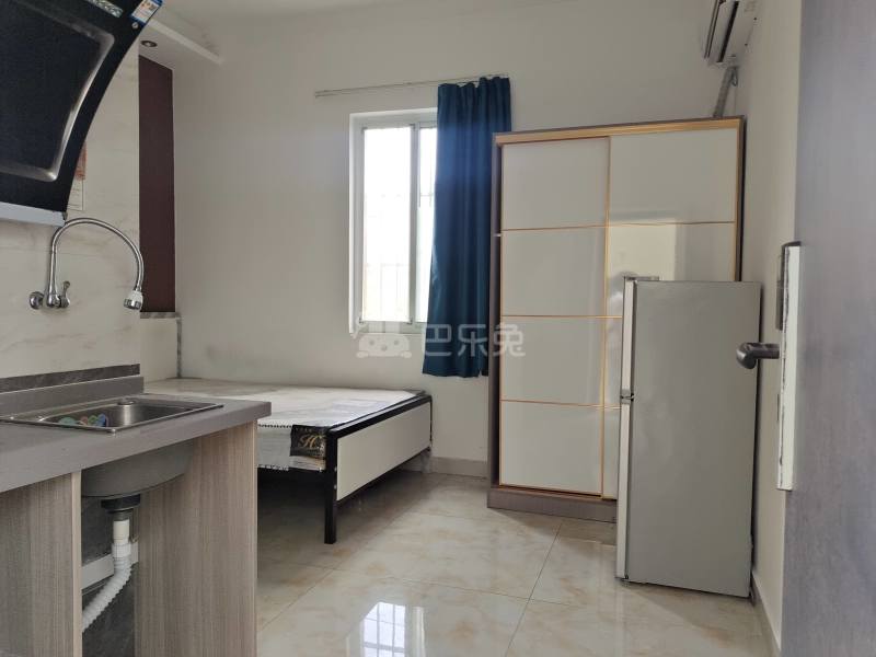 新益村严家江中（民房）9288775卧室图0