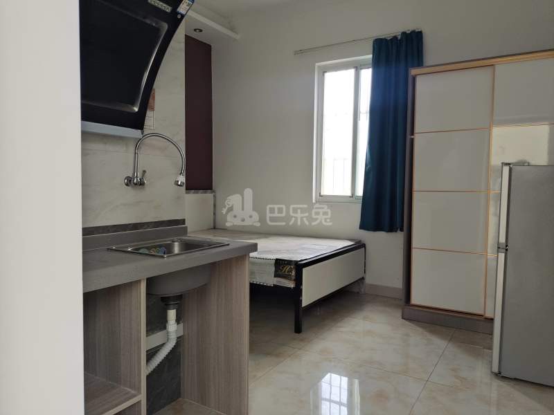 新益村严家江中（民房）9288775卧室图1