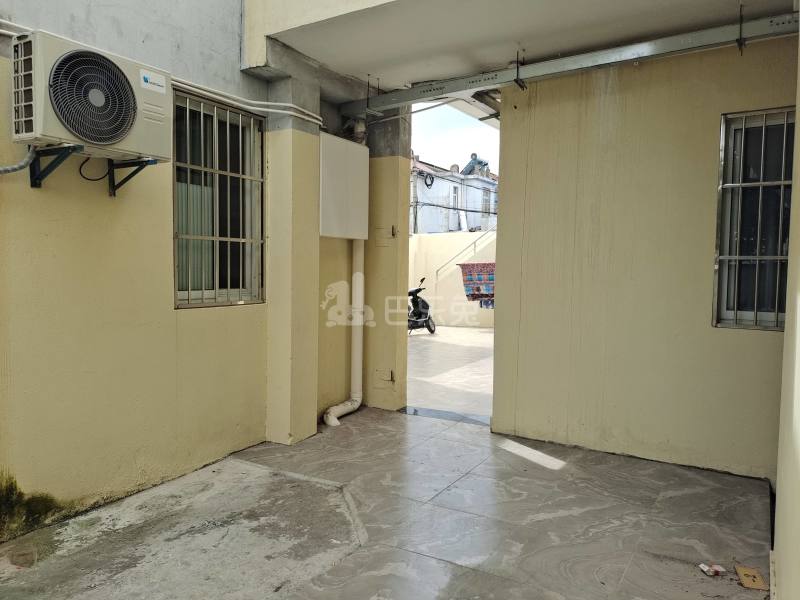 新益村严家江中（民房）9288775周边环境图7