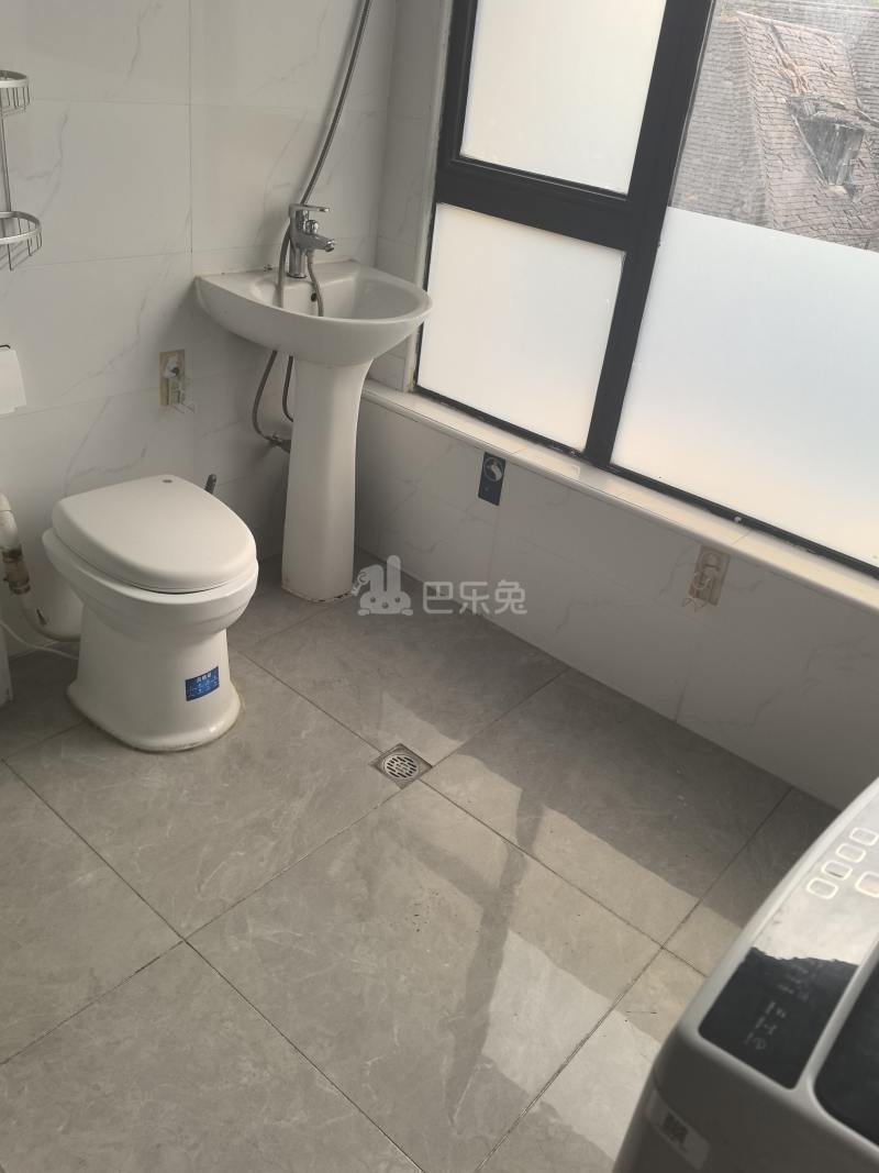 东外滩1号9151570卫生间图9