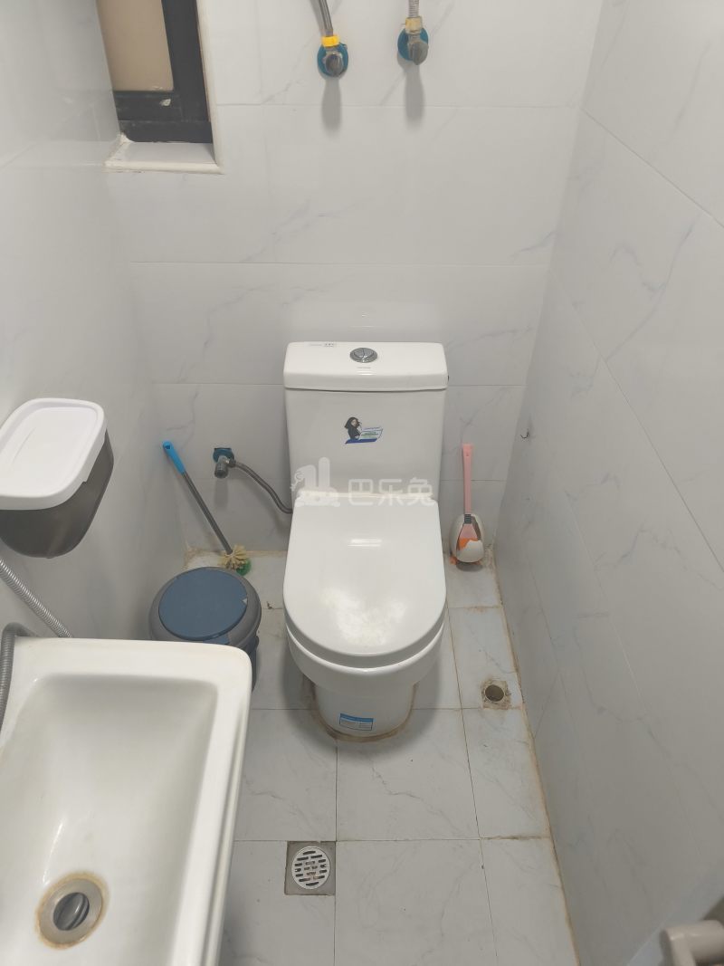 东外滩1号9151570卫生间图7