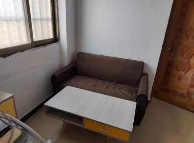 卢地坊大街东巷4号之2 2室1厅1卫