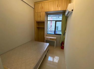 倚龙华庭 1室1厅1卫