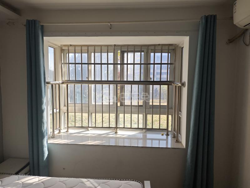 新月鸿锦苑2期东区（新月鸿瑞园）9340719卧室窗户图13