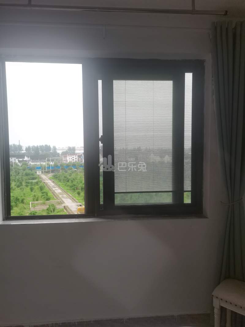 百林苑小区（浦三路5127弄）9354308卧室窗户图10