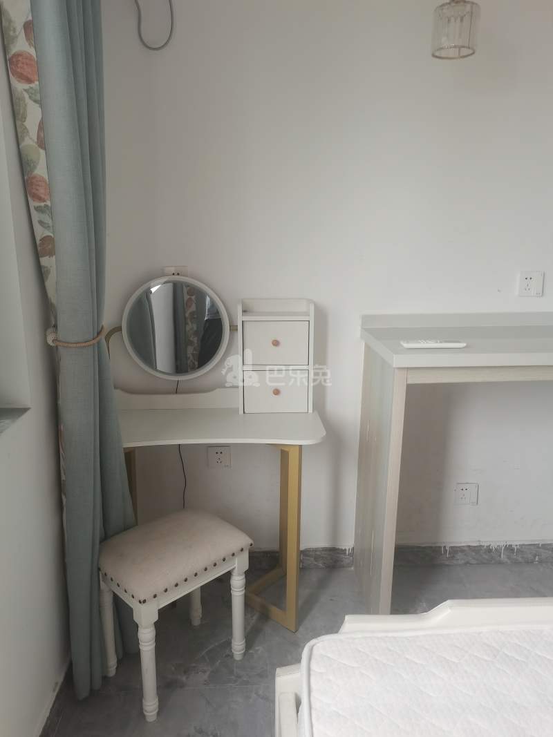 百林苑小区（浦三路5127弄）9354308卧室图3