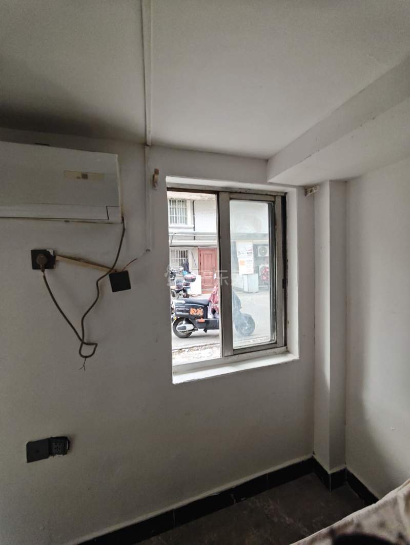 松沪苑9378350卧室窗户图7