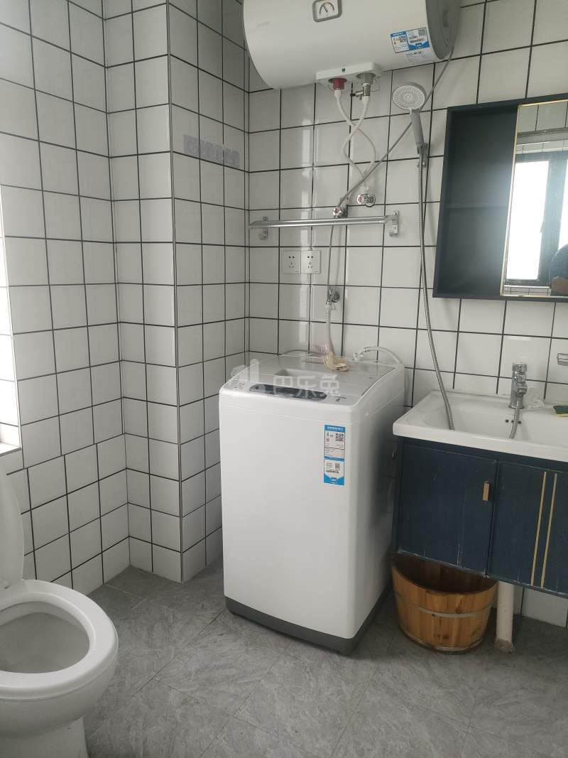 英郡雷丁小城9387600卫生间图4