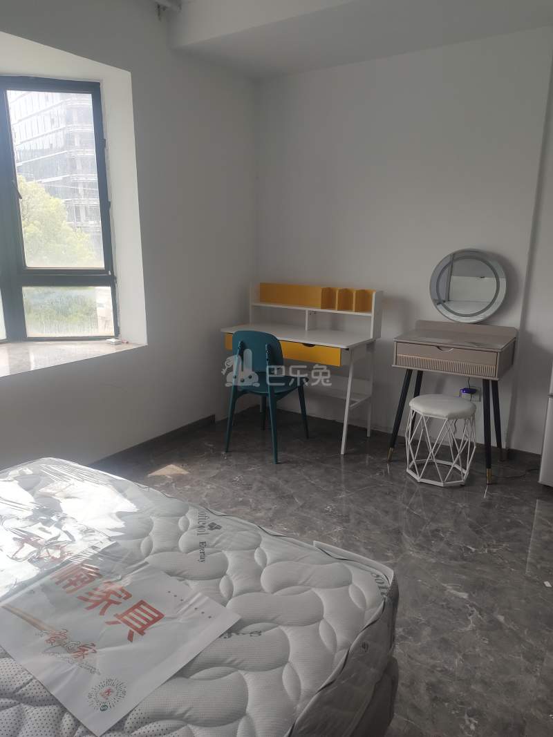 英郡雷丁小城9387600卧室图1