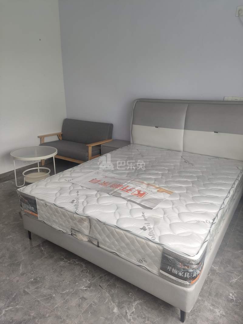 英郡雷丁小城9387600卧室图2