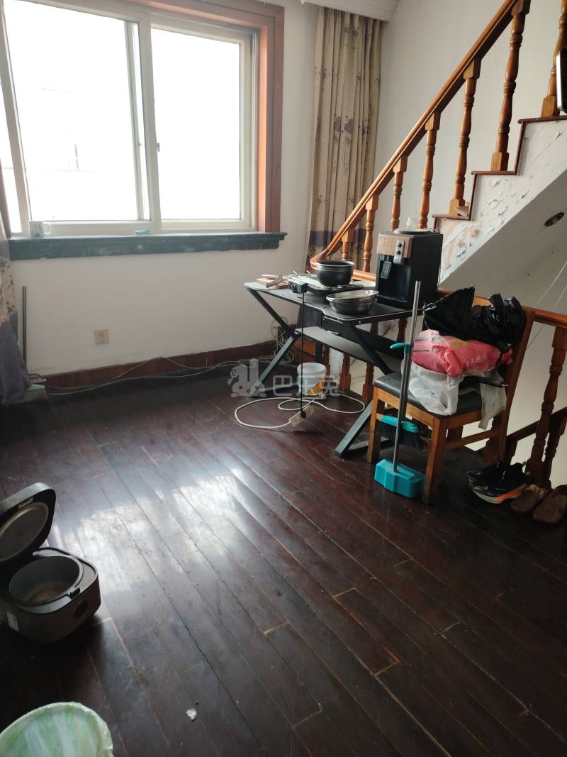 章浜新村17095100客厅图4