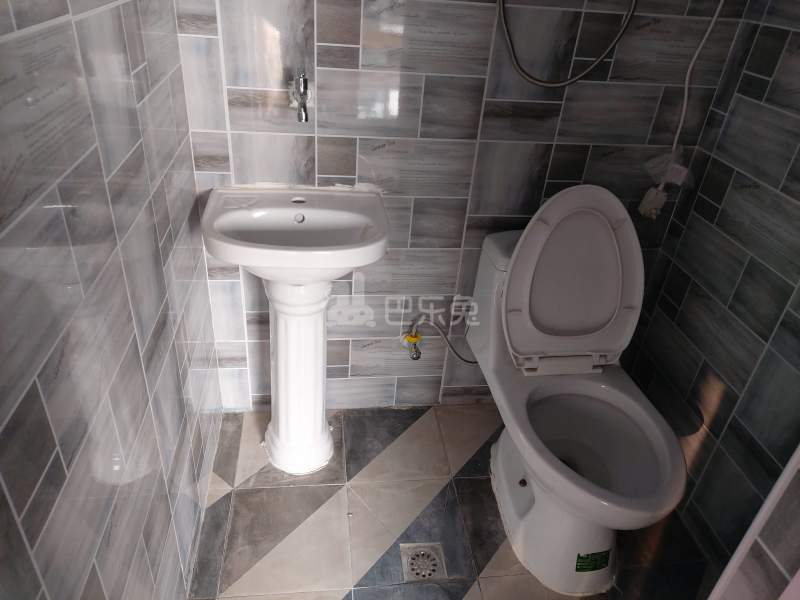 裕丰小区（富岩路359弄）9433450卫生间图5